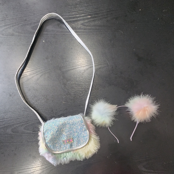 Fuzzy purse and matching headband headband. - Picture 2 of 10